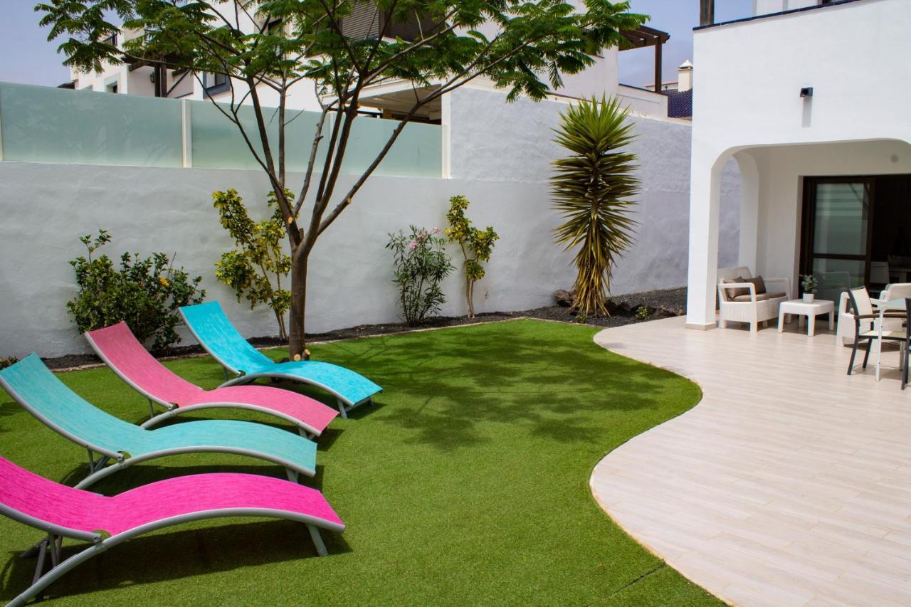 Villa Sol y Paz, espacioso jardín y alojamiento Corralejo Exterior foto